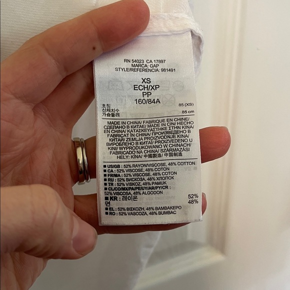 GAP White Short-Sleeve V-Neck Tunic - Picture 6 of 6